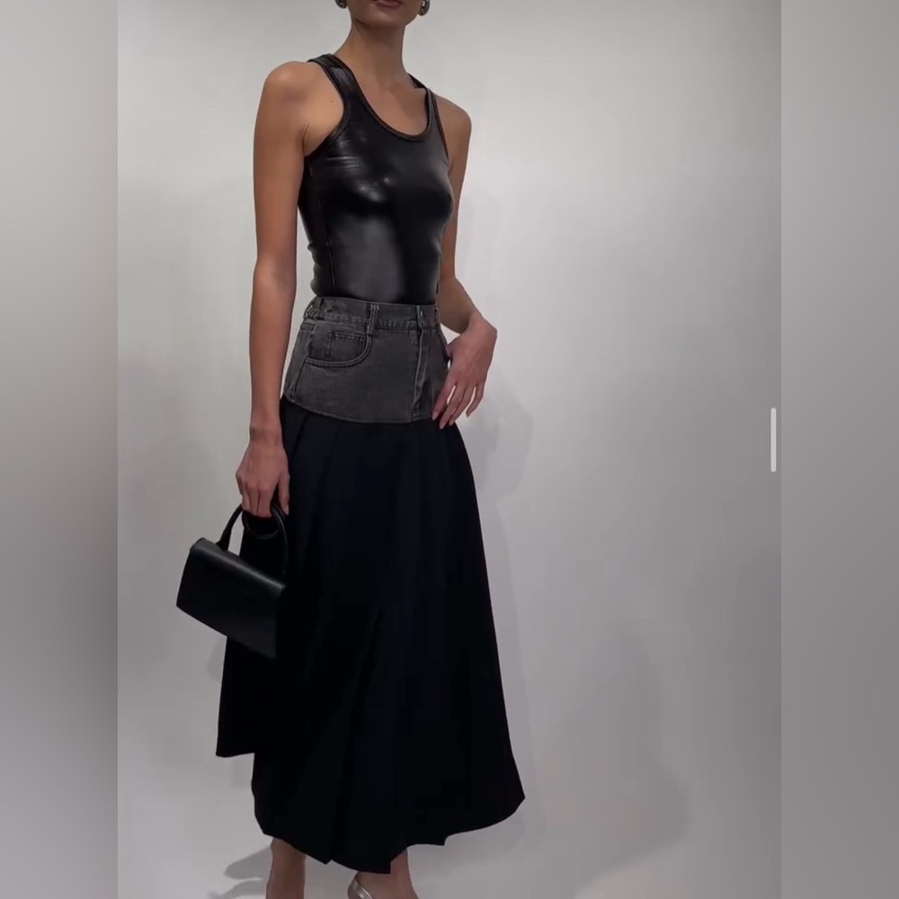 Muse black midi skirt